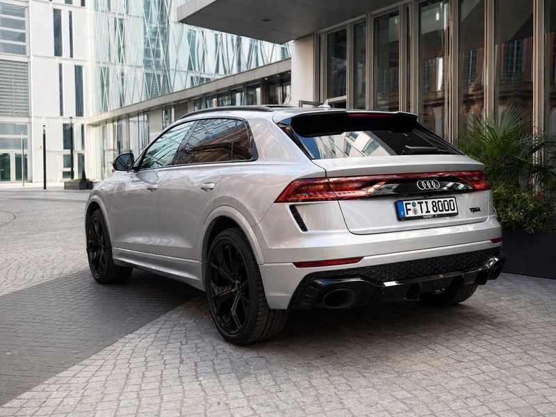 Audi RSQ8