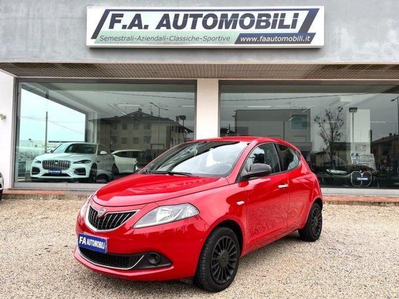 Lancia Ypsilon