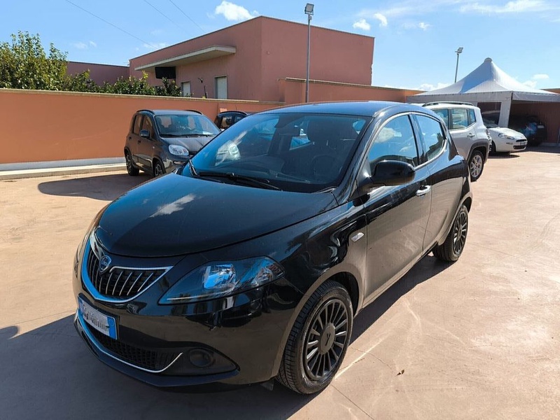 Lancia Ypsilon