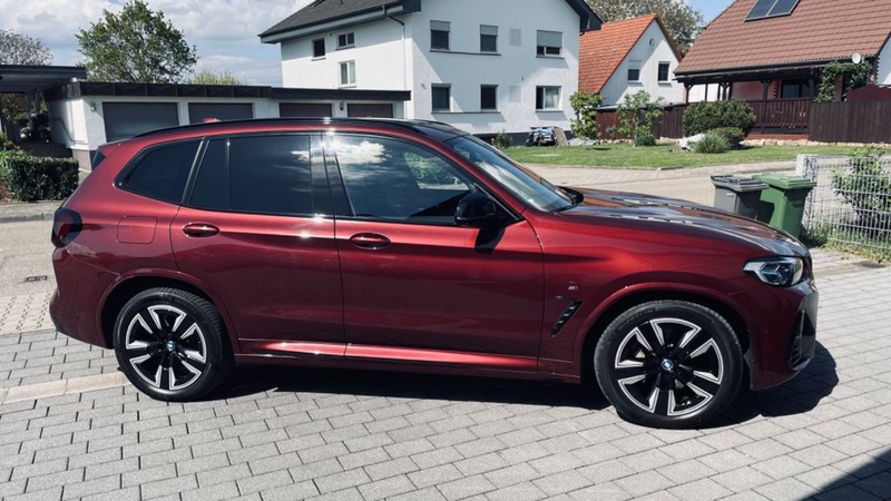 BMW iX3