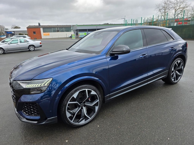 Audi RSQ8