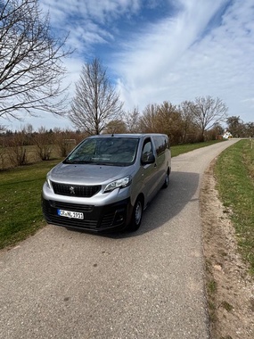 Peugeot Traveller 2021