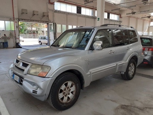Mitsubishi Pajero 2003