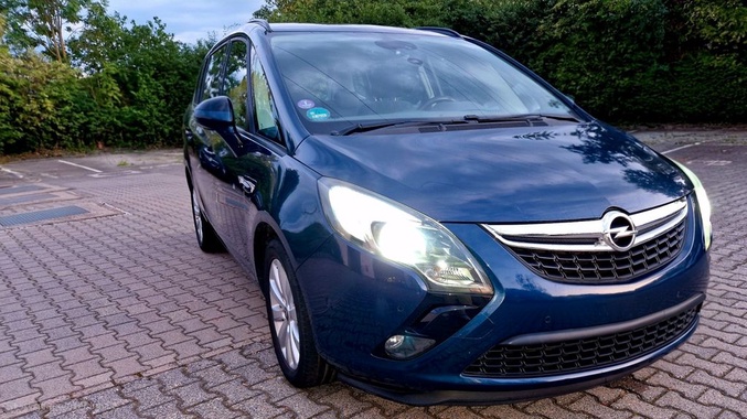 Opel Zafira 2012