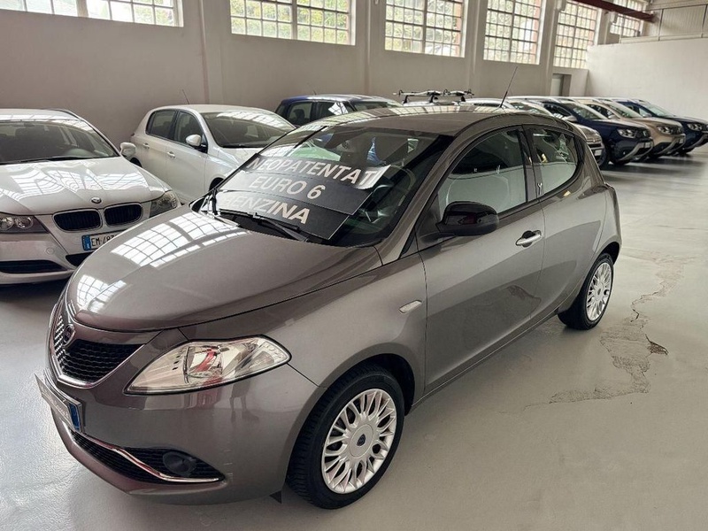 Lancia Ypsilon
