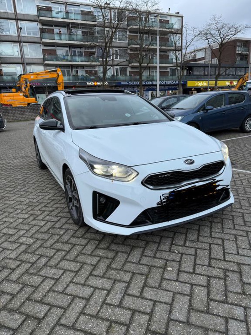 Kia pro cee'd / ProCeed
