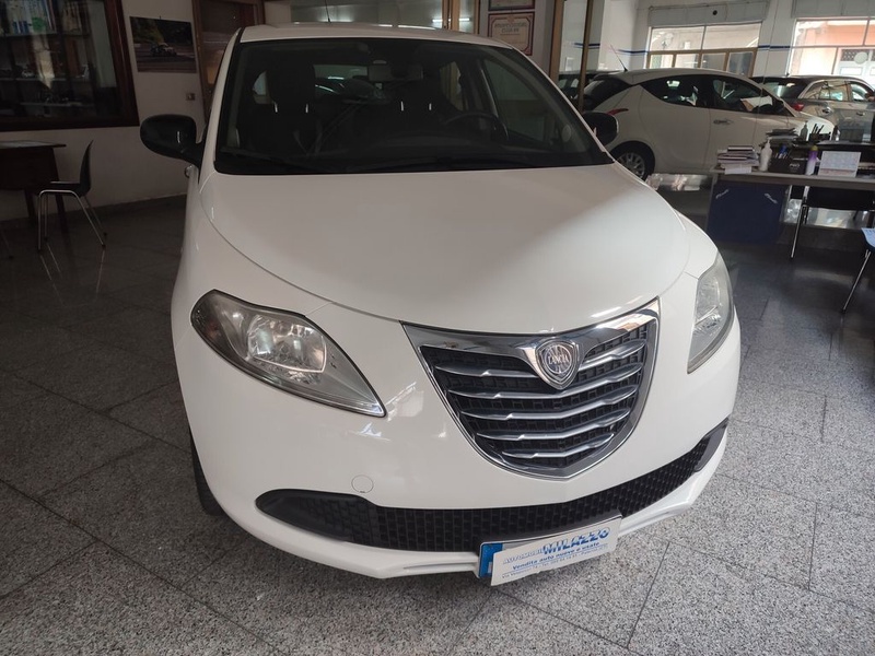 Lancia Ypsilon
