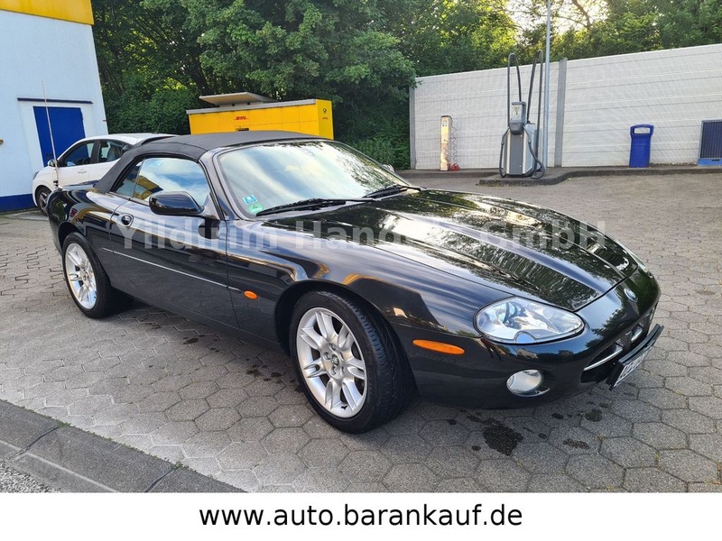 Jaguar XK8