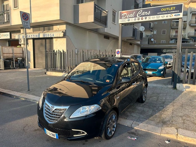 Lancia Ypsilon