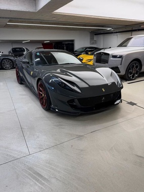 Ferrari 812 2022