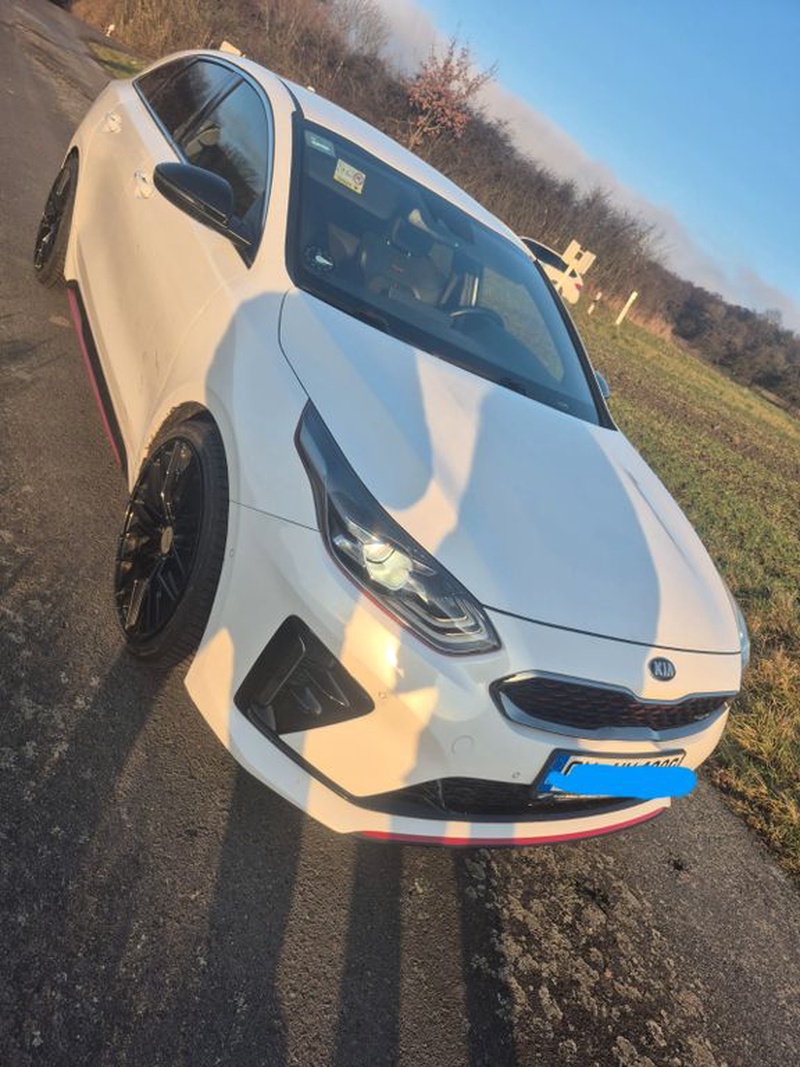 Kia pro cee'd / ProCeed