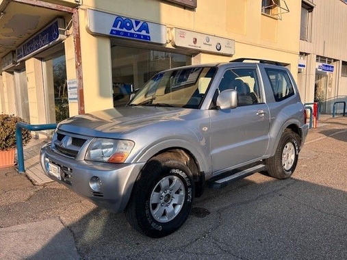 Mitsubishi Pajero 2004