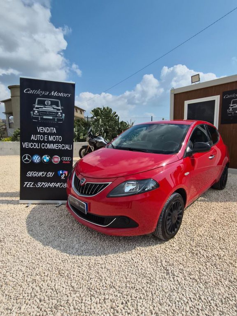 Lancia Ypsilon