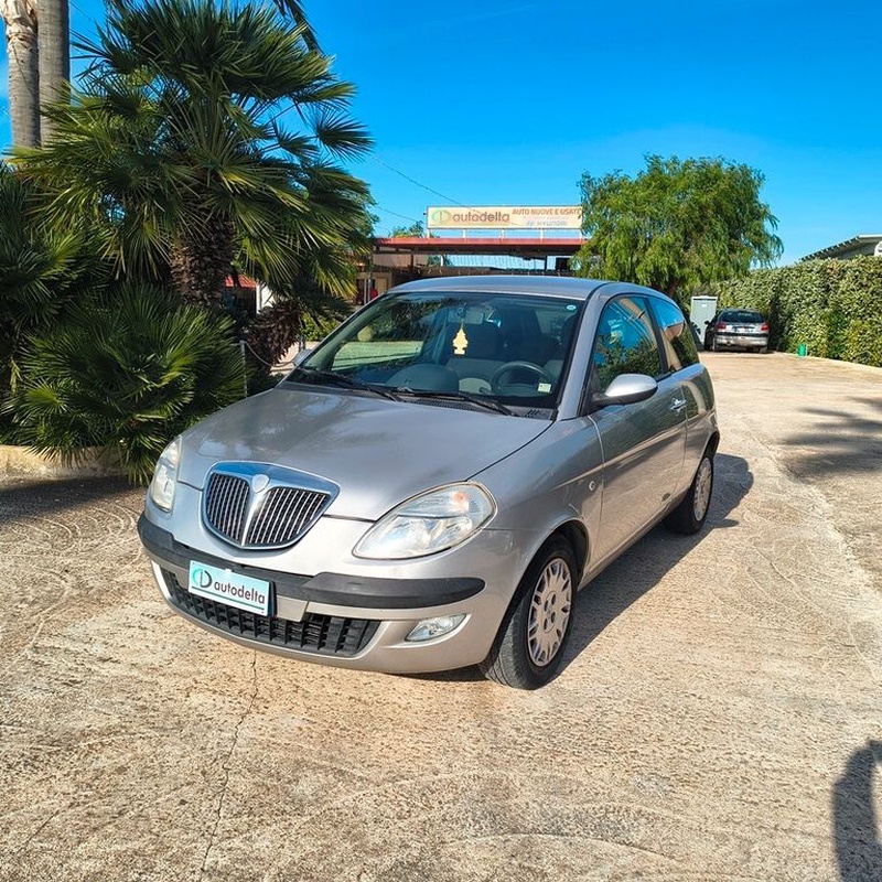 Lancia Ypsilon