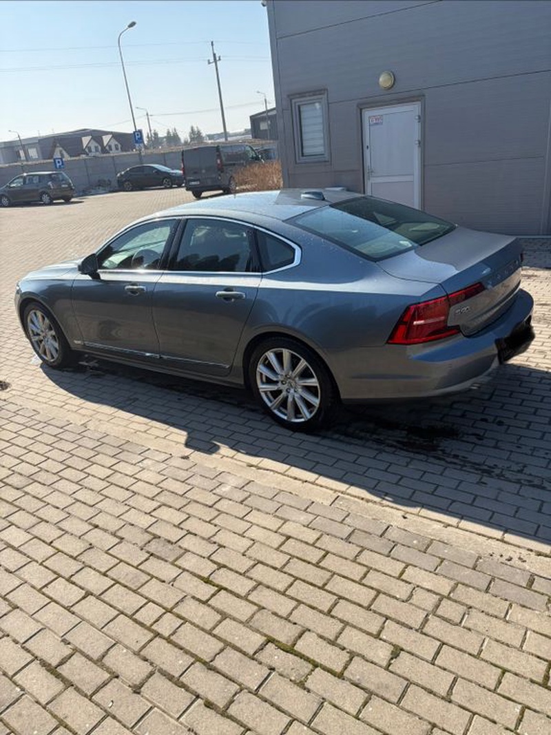 Volvo S90