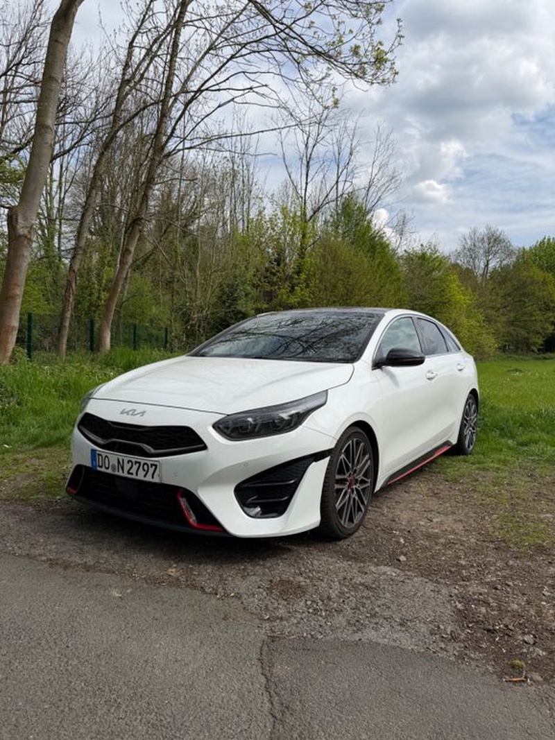 Kia pro cee'd / ProCeed