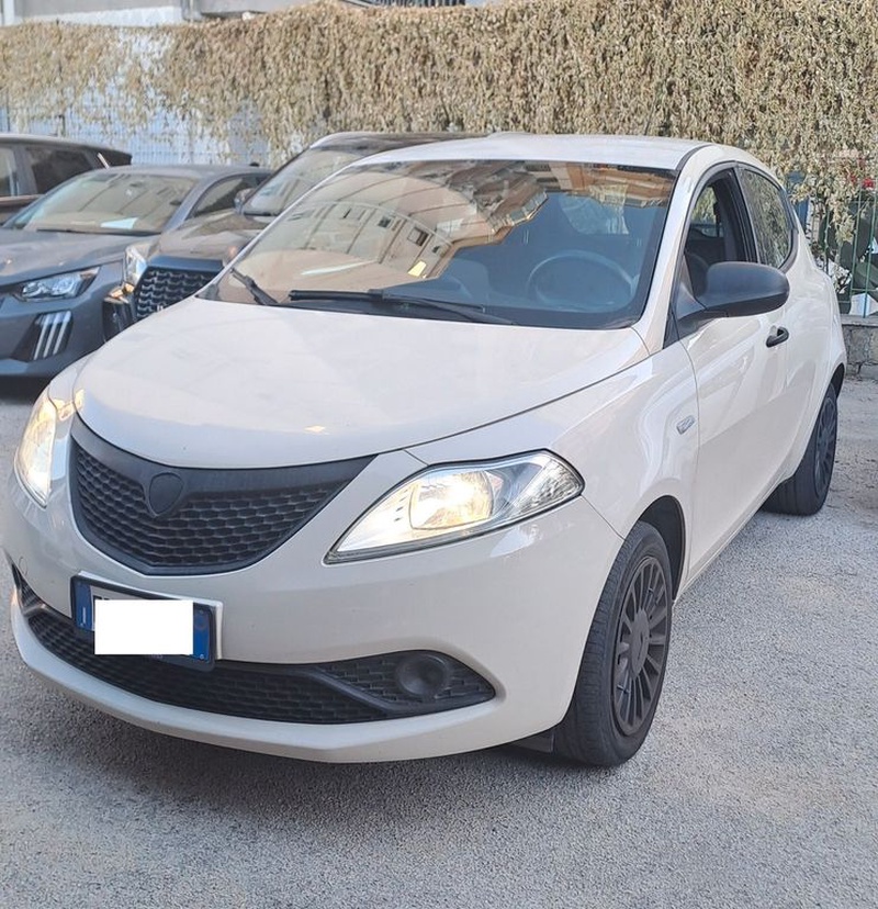 Lancia Ypsilon