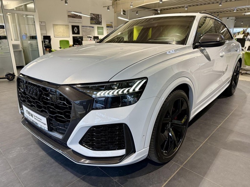 Audi RSQ8