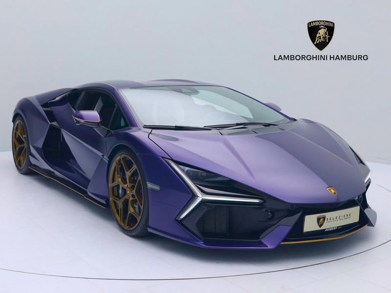 Lamborghini Revuelto