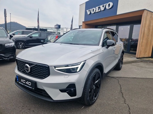 Volvo XC40 2025