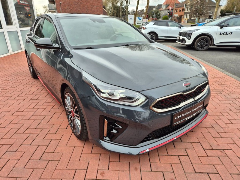 Kia pro cee'd / ProCeed