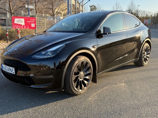 Tesla Model Y 2023