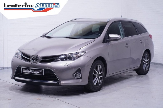 Toyota Auris 2015