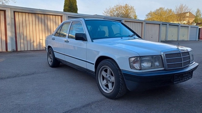 Mercedes-Benz 190 1987