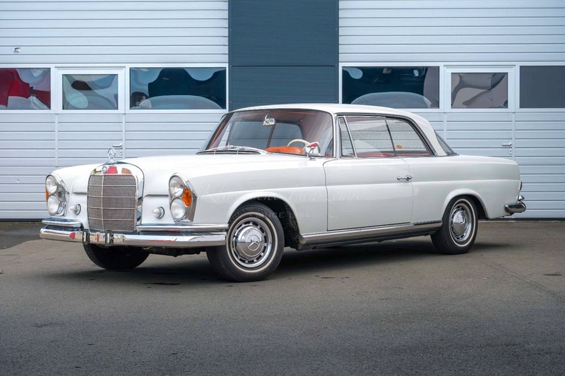 Mercedes-Benz 220