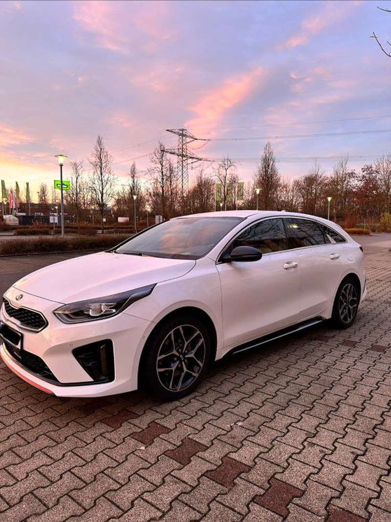Kia pro cee'd / ProCeed