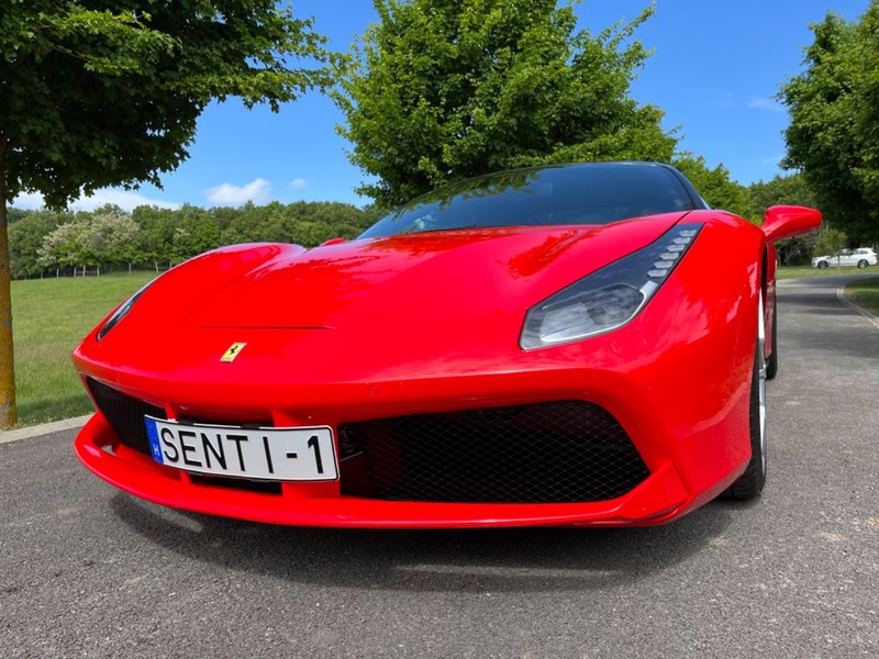 Ferrari 488