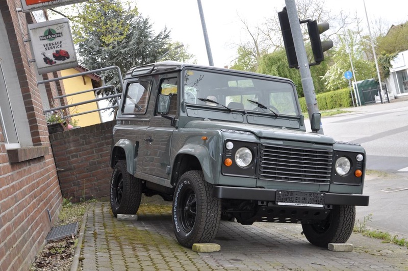 Land Rover Defender
