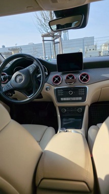 Mercedes-Benz GLA-Class 2019