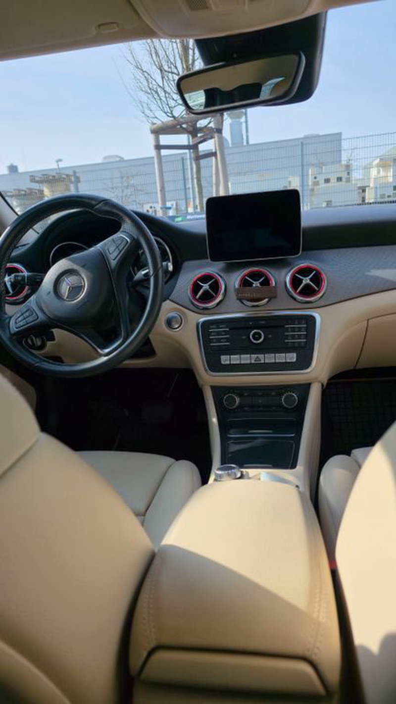 Mercedes-Benz GLA-Class