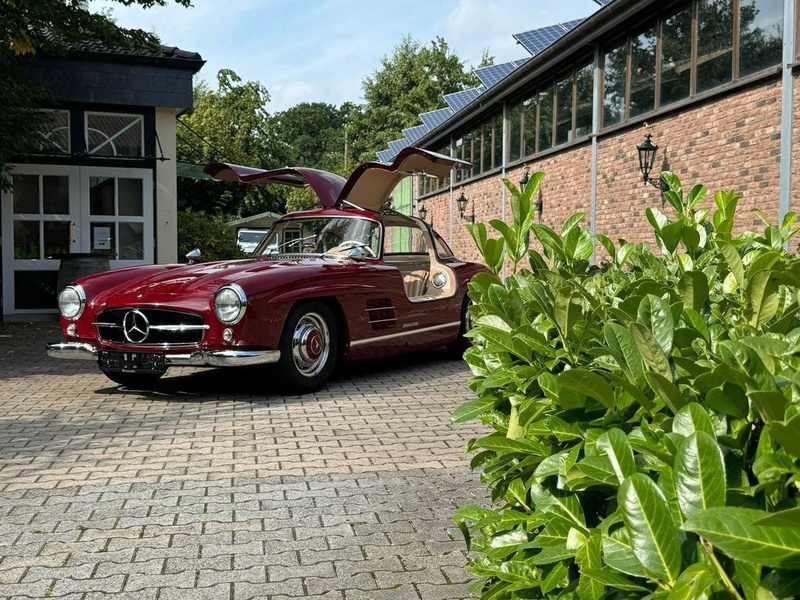 Mercedes-Benz 300