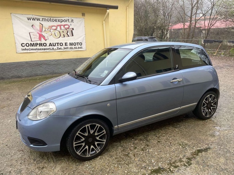 Lancia Ypsilon
