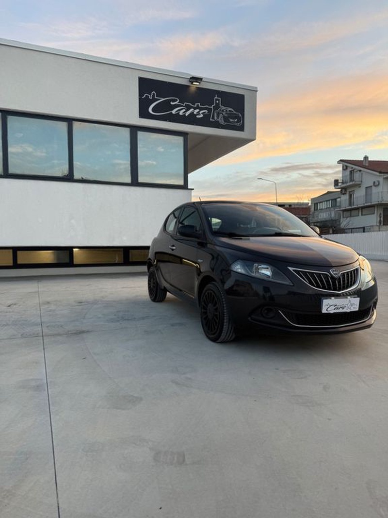 Lancia Ypsilon