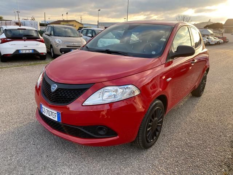 Lancia Ypsilon