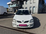 Nissan Almera Tino 2004