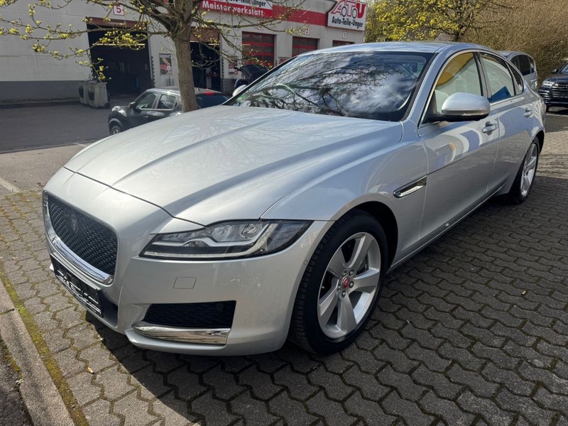 Jaguar XF