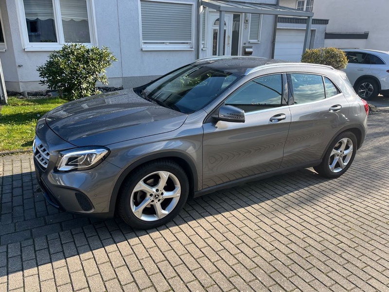 Mercedes-Benz GLA-Class