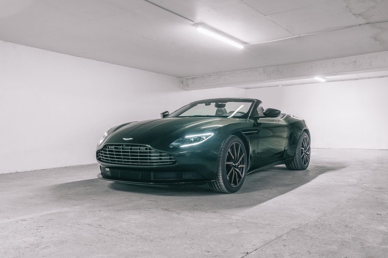Aston Martin DB11