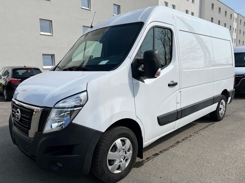 Nissan NV400