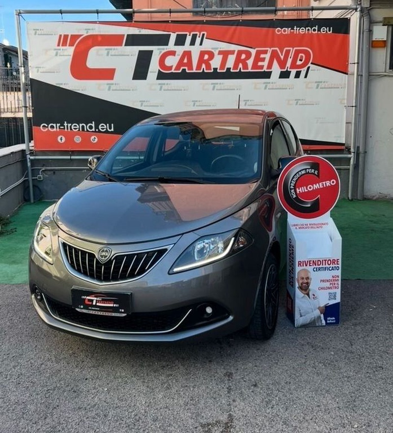 Lancia Ypsilon