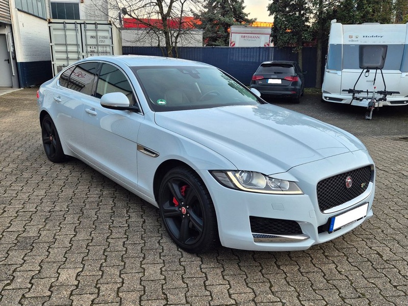 Jaguar XF