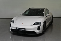 Porsche Taycan 2023