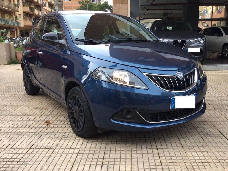 Lancia Ypsilon