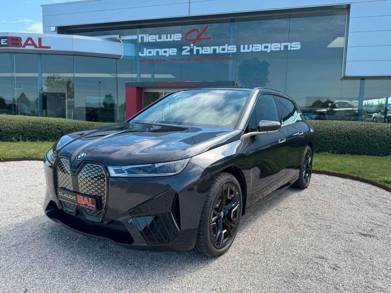 BMW iX