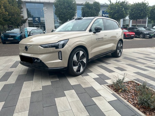Volvo EX90 2025
