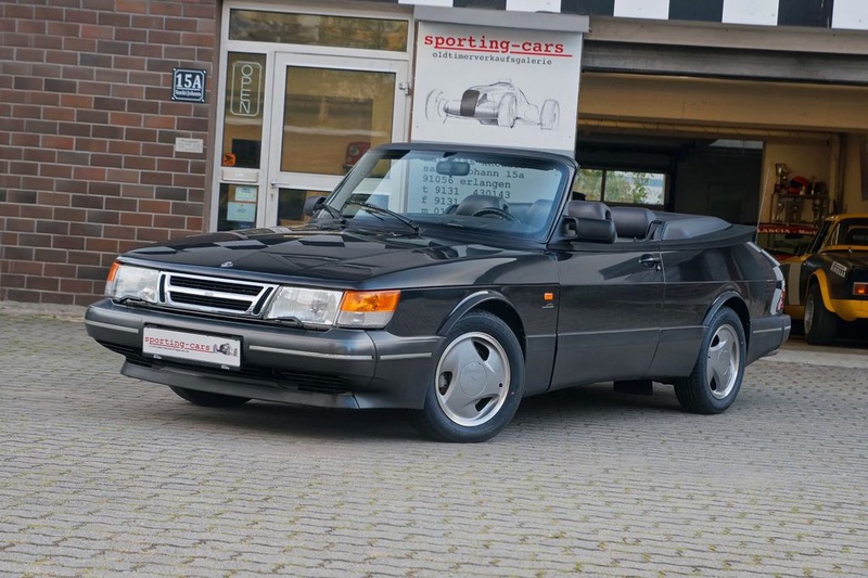 Saab 900